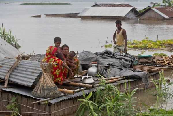 बाढ़ पीड़ितों के खाते में भेजे जाएंगे 6-6 हजार रुपये, सवा दो लाख परिवारों को होगा लाभ