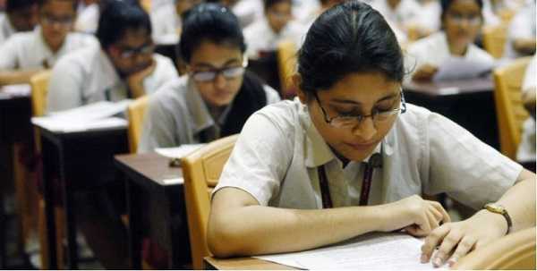 1.18 लाख बच्चे किताब पढ़े बिना देंगे आठवीं की बोर्ड परीक्षा