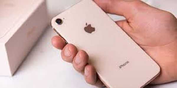 एपल कंपनी पर 840 करोड़ रुपए का जुर्माना, पुराने आईफोन को स्लो करने का लगा आरोप