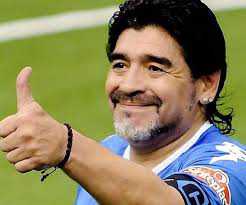 अर्जेंटीना के फुटबॉल सुपरस्टार Diego Maradona का दिल का दौरा पड़ने से निधन