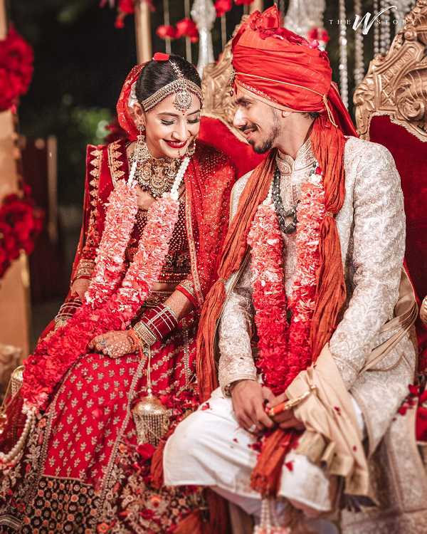 स्पिनर युजवेंद्र चहल अपनी गर्लफ्रेंड धनश्री वर्मा के संग शादी के बंधन में बंधे