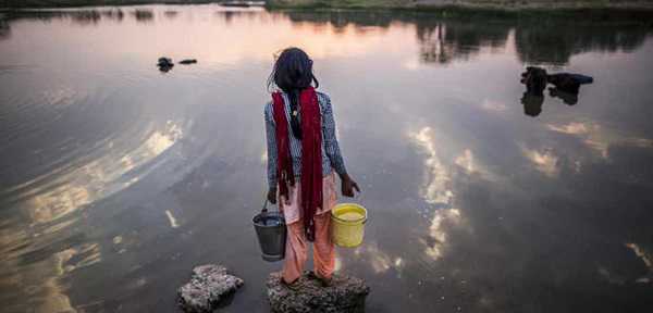 फ्लोराइड युक्त पानी पीने को लोग मजबूर, हर रोज हो रही ग्रामीणों की मौत