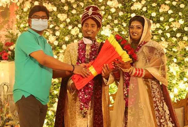 दीपिका-अतनु की शादी में पहुंचे सीएम हेमंत सोरेन, सुखद दाम्पत्य जीवन के लिए दी शुभकामनाएं