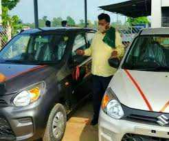 शिक्षा मंत्री जगरनाथ महतो  ने अपना वादा किया पूरा, टॉपर्स को कार की चाबी देकर किया सम्मानित