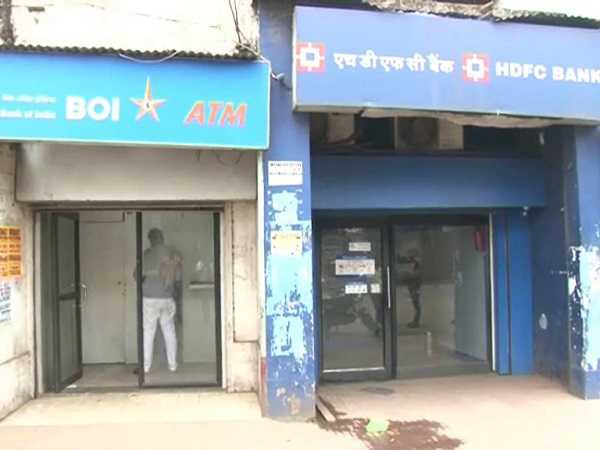 भगवान भरोसे जिले के 170 ATM मशीन, अपराधियों को खुला निमंत्रण दे रहा एटीएम