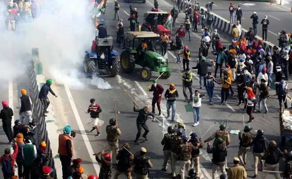 आज दिल्ली में आंदोलनकारियों द्वारा हिंसा में 83 पुलिस कर्मी घायल हुए हैं : दिल्ली पुलिस