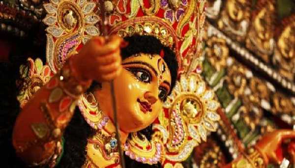 दुर्गा पूजा : अनोखी है बड़कागढ़ और रातू किला की परंपरा