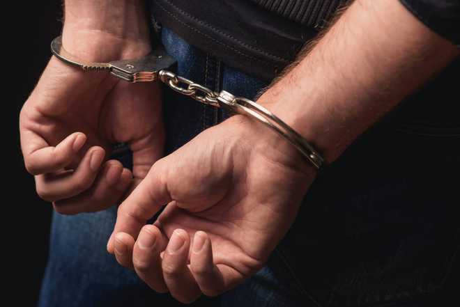 ऑटो चालक और ट्रैफिक पुलिस कर्मी के बीच मारपीट मामले में 3 गिरफ्तार