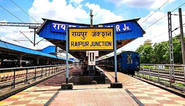 बड़ी खबर : रायपुर स्टेशन में खड़ी ट्रेन में हुआ ब्लास्ट, 6 CRPF जवान घायल, एक गंभीर