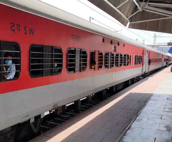 रांची-नई दिल्ली राजधानी स्पेशल ट्रेन के समय में परिवर्तन, देखें अब कितने बजे खुलेगी