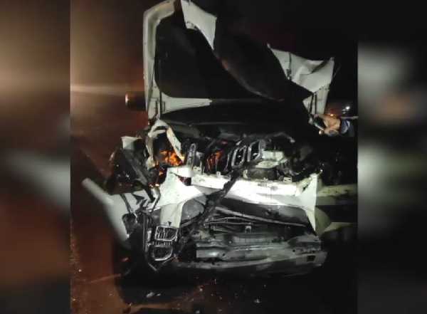 कोयले लदे ट्रक ने पुलिस की स्कॉर्पियो में मारी टक्कर, इंस्पेक्टर और ड्राइवर गंभीर