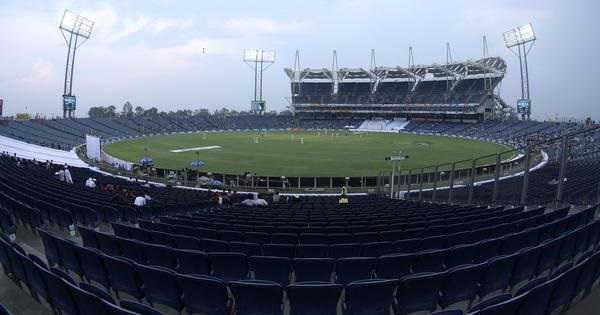 T20 मैच का टिकट खरीदने काउंटर पहुंचने लगे क्रिकेट प्रेमी