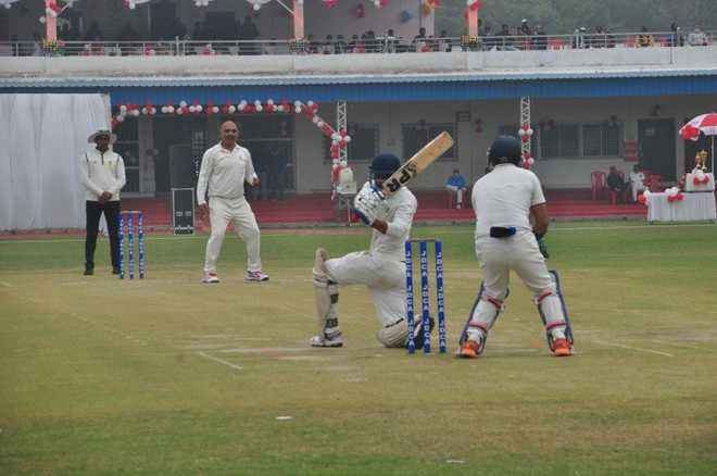 बी-डिवीजन क्रिकेट में टाटीसिल्वे ने ग्लैक्सी को 156 रनों से हराया