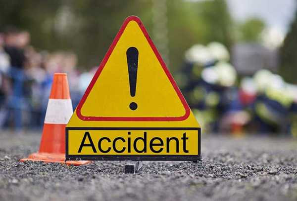 सड़क दुर्घटना में 3 लोगों की मौत