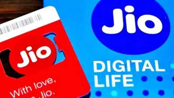 Reliance Jio दे रहा एक के साथ एक FREE! मात्र इतने रुपये में प्रतिदिन 1.5GB DATA, Unlimited Calling और भी बहुत कुछ