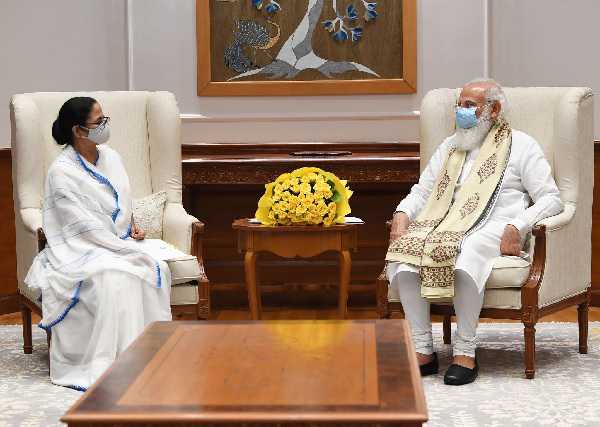 PM नरेंद्र मोदी से मिली ममता बनर्जी, इस मुद्दे पर हुई चर्चा