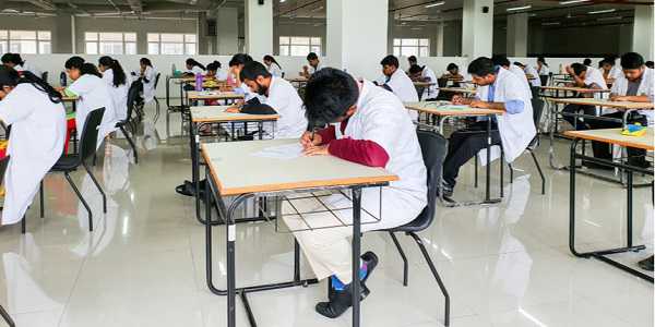 मेडिकल कोर्सेज में OBC और EWS छात्रों को मिलेगा आरक्षण