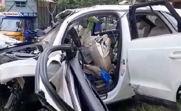 भीषण कार दुर्घटना में तमिलनाडु के विधायक के बेटे समेत सात लोगों की मौत
