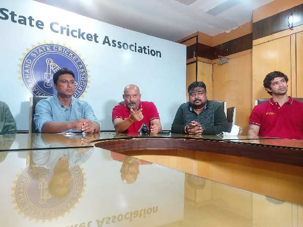 Cricket World Cup विजेता टीम के ट्रेनर रहे रामजी श्रीनिवासन ने झारखंड के क्रिकेटरों को परखा