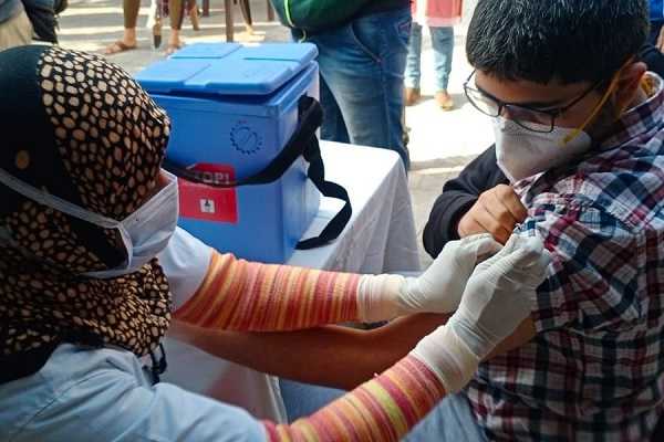 पहले दिन 37,84,212 बच्चों को लगा टीका