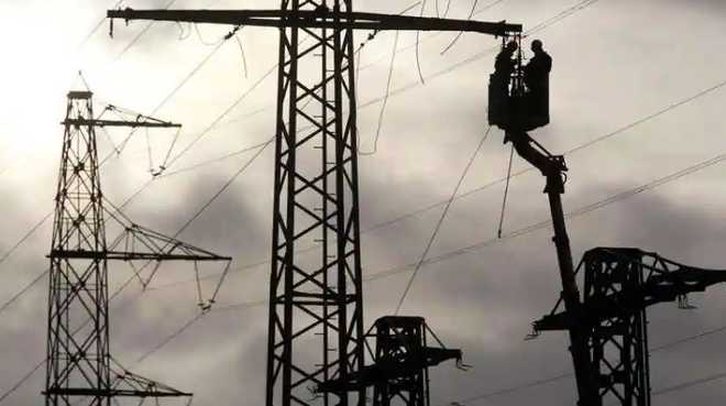 बिजली बिल में गड़बड़ी के आरोप में 11  मीटर रीडर हटाए गए