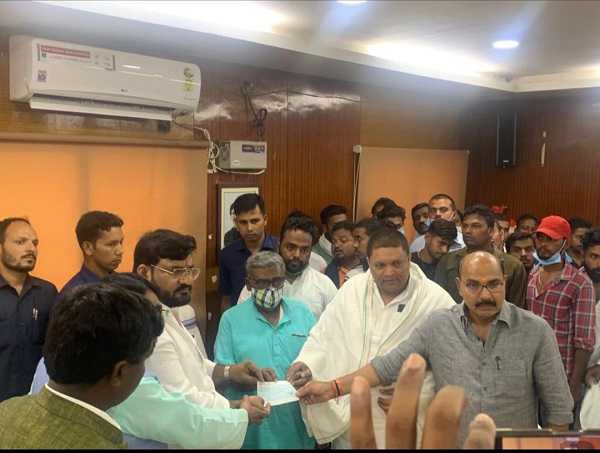 त्रिकूट रोपवे हादसे में मारे गये लोगों के आश्रितों को सरकार ने दी मुआवजे की राशि