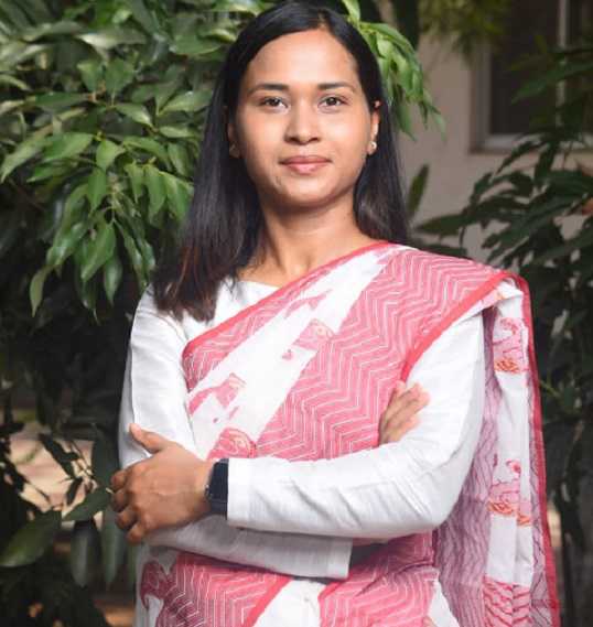 बंधु तिर्की की बेटी शिल्पी होगी कांग्रेस प्रत्याशी, नामांकन फॉर्म खरीदा