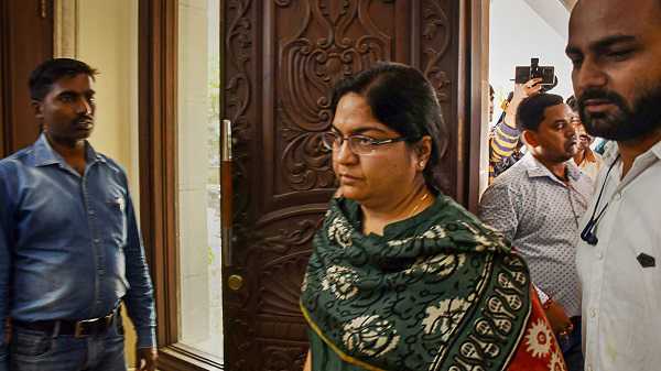 पूजा सिंघल और सीए सुमन कुमार सिंह की बढ़ाई गई न्यायिक हिरासत, वर्चुअल मोड में हुई सुनवाई