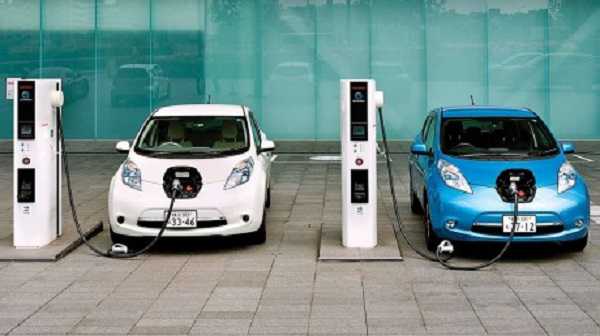 पेट्रोल गाड़ियों की तुलना में सस्ते मिलेंगे इलेक्ट्रिक वाहन