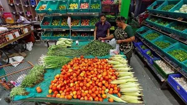 पर्व-त्योहारों का सीजन शुरू होने पर बढ़े हरी सब्जियों के दाम