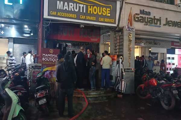 राजधानी के चर्च कॉम्प्लेक्स में एक बार फिर लगी भीषण आग, एक दुकान जलकर खाक