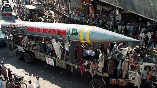 तो क्या अब रोटी के लिए पाक बेचेगा परमाणु बम, जानिए कौन होगा खरीदार