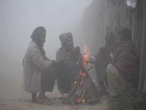 Jharkhand Weather Update: दिन के तापमान में गिरावट के साथ सुबह-शाम बढ़ने लगी धुंध