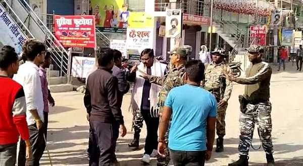 पलामू के पांकी में लगा धारा 144, दो समुदायों के बीच मारपीट के बाद आगजनी व तोड़फोड़, जानें पूरी रिपोर्ट