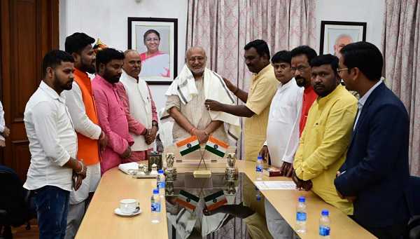 BJP अनुसूचित जाति मोर्चा का एक प्रतिनिधिमंडल ने राज्यपाल सीपी राधाकृष्णन से की मुलाकात