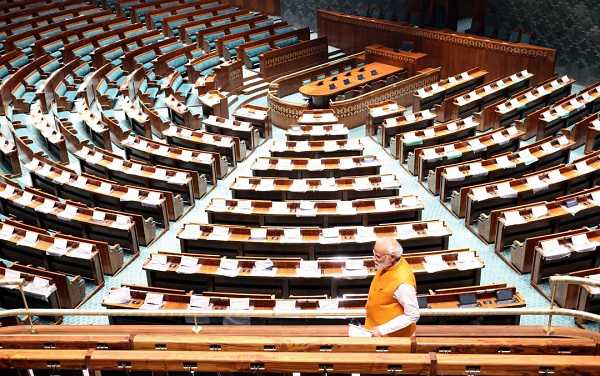 नए संसद भवन का उद्धाटन 28 मई को, रतन टाटा से लेकर फिल्मी हस्तियों तक को भेजा गया निमंत्रण पत्र