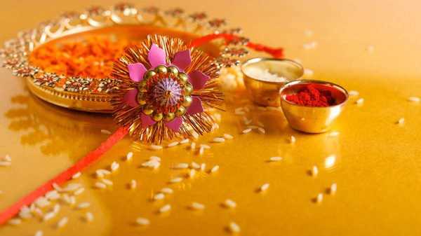Raksha Bandhan 2023: धूमधाम से मनाया जा रहा भाई-बहन का पवित्र त्योहार रक्षाबंधन