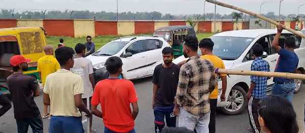 रांची एयरपोर्ट थाना क्षेत्र में दो पक्षों के बीच मारपीट, लोगों ने सड़क जाम किया