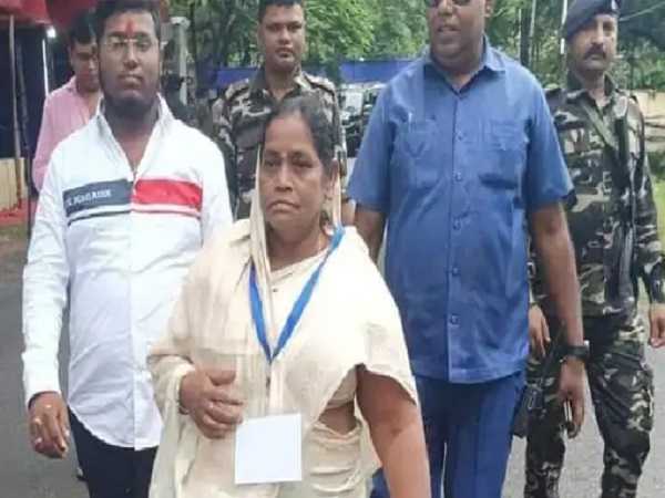 डुमरी उपचुनाव में जीत के बाद बेबी देवी ने कहा- पति के सारे अधूरे काम करूंगी पूरा