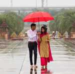 दिल्ली की बारिश में ऋषि सुनक, पत्नी अक्षता के साथ तस्वीरें हो रहे वायरल