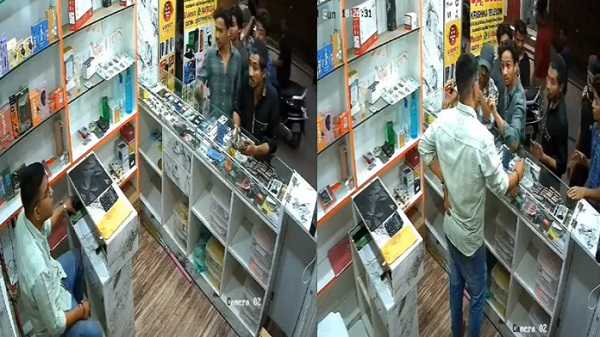 दुकानदार ने 'हनुमान चालीसा' बजाया तो विशेष समुदाय के कुछ युवकों ने कर दी पिटाई, देखें Video
