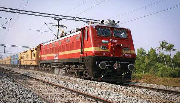Train News: रांची से मुंबई जाने वाले यात्री ध्‍यान दें ! देखें ट्रेनों की LIST