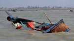 बिहार में नाव पलटने से 6 लोग डूबे , दो लड़कियों की मौत