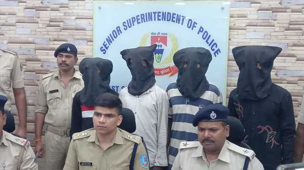 बिष्टुपुर पुलिस ने मोबाइल चोरी गिरोह का किया खुलासा