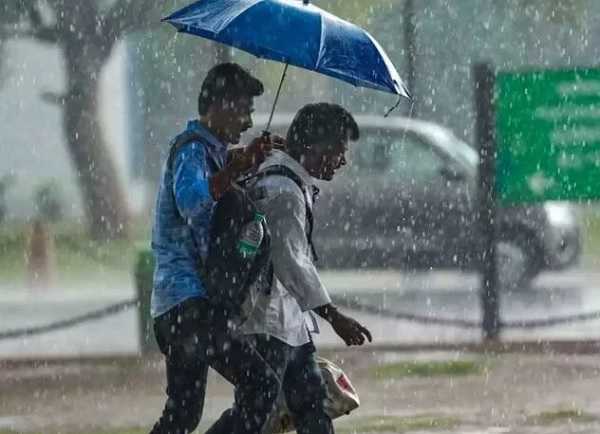 Jharkhand Weather Update: झारखंड में फिर मौसम ने मारी पलटी, अगले तीन दिनों तक होगी बारिश