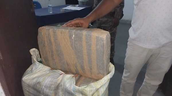 बुंडू पुलिस ने ट्रक से 100 किलो से ज्यादा गांजा और 25 किलो डोडा का पाउडर को किया जब्त