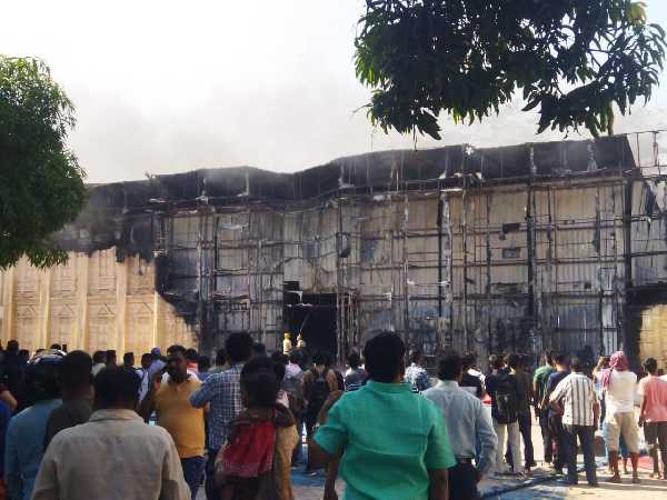 हजारीबाग के टूरिस्ट भवन में लगी आग, लाखों का नुकसान, दमकल विभाग ने एक घंटे में पाया आग पर काबू