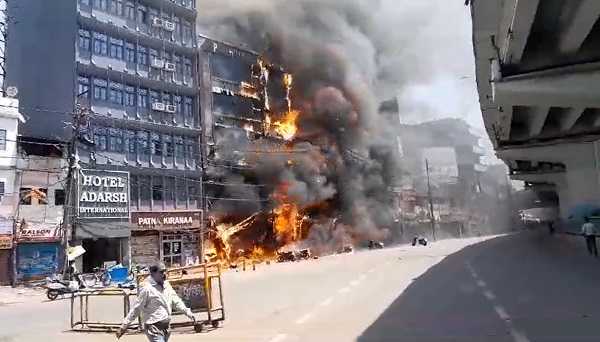 पटना के एक होटल में लगी भीषण आग, 6 लोगों की दर्दनाक मौत, 20 झुलसे