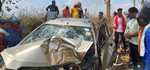 बगोदर में तेज रफ्तार अनियंत्रित कार सड़क किनारे पेड़ से टकराई, एक कि मौत एक गंभीर