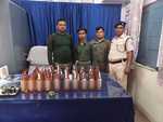 कोडरमा रेलवे स्टेशन पर 47 अंग्रेजी शराब बोतल बरामद, एक गिरफ्तार